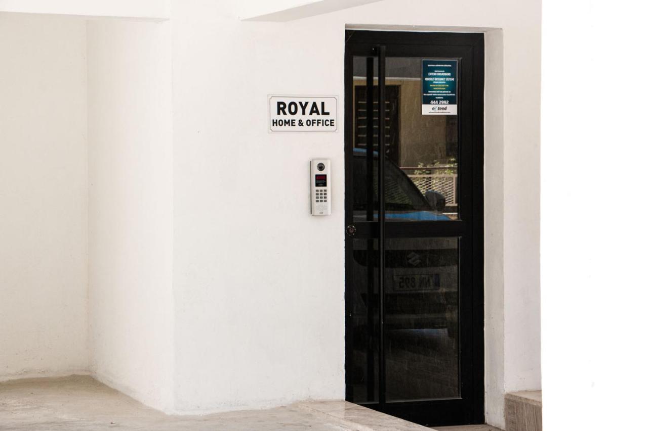 Royal Homes 凯里尼亚 外观 照片